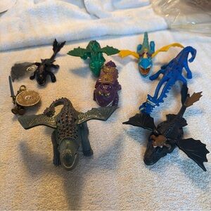 How To Train A Dragon Set Of (7) Toys (2010)